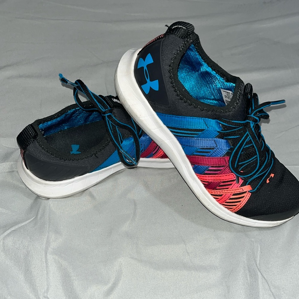 Under Armer Size 4 youth Girls